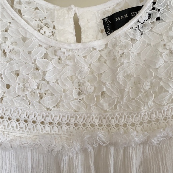 Max Studio White Floral Lace Tank - SOLD - Picture 2 of 7